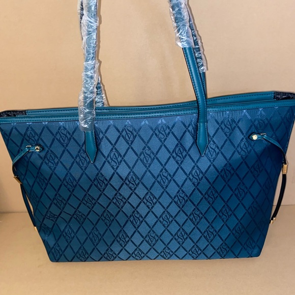 Victoria secret Tote - Picture 2 of 4